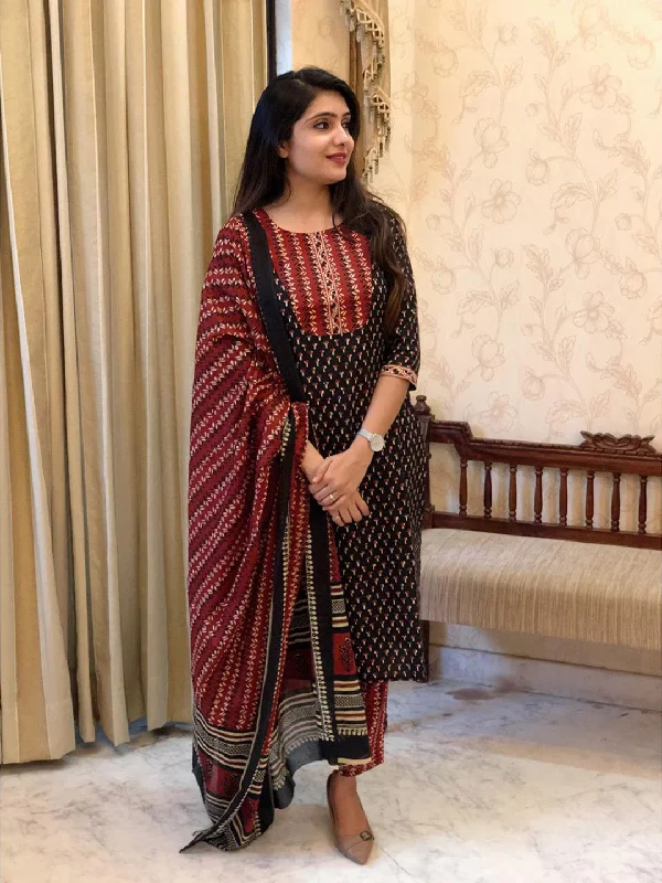 Women's Maroon, Black Printed Viscose Rayon Kurta And Pant Set - Alvami Fashionable Work Pants