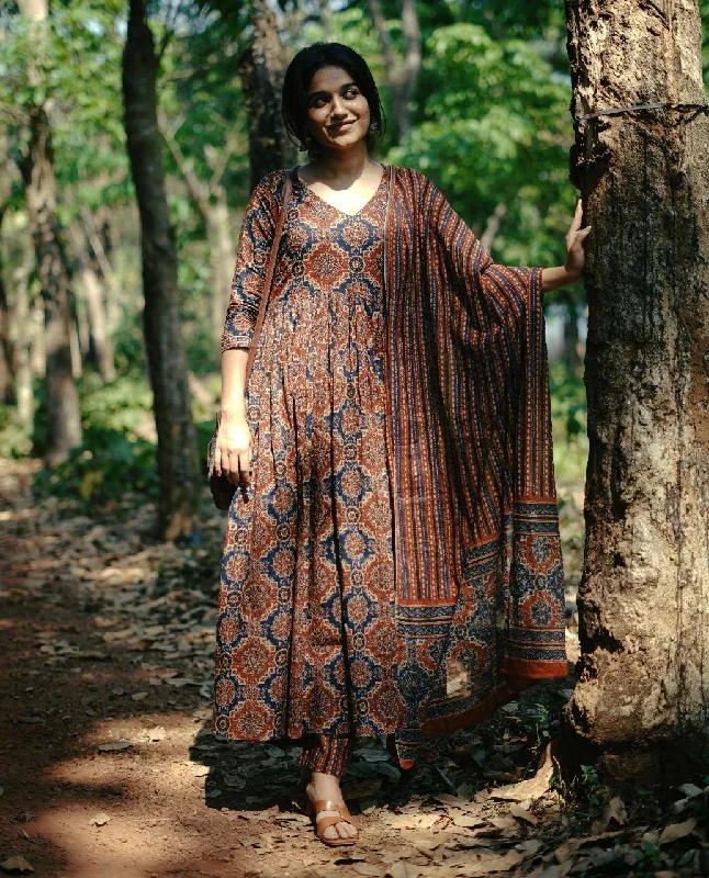 Women's Coffee Rayon Flower Print With Embroidery Worked Kurta With Pant And Duppata Set - Dwija Fashion Trendy Wide-Legged Trousers