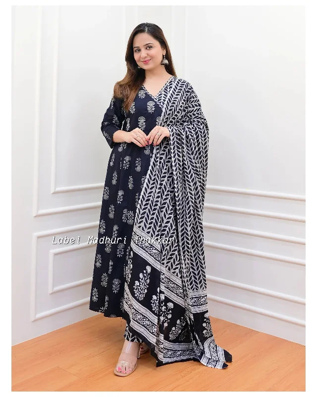 Women's Balck And White Printed Viscose Rayon Kurta, Pant And Dupatta Set - Alvami Warm Wool Trousers Women's Balck And White Printed Viscose Rayon Kurta, Pant And Dupatta Set - Alvami Warm Wool Trousers