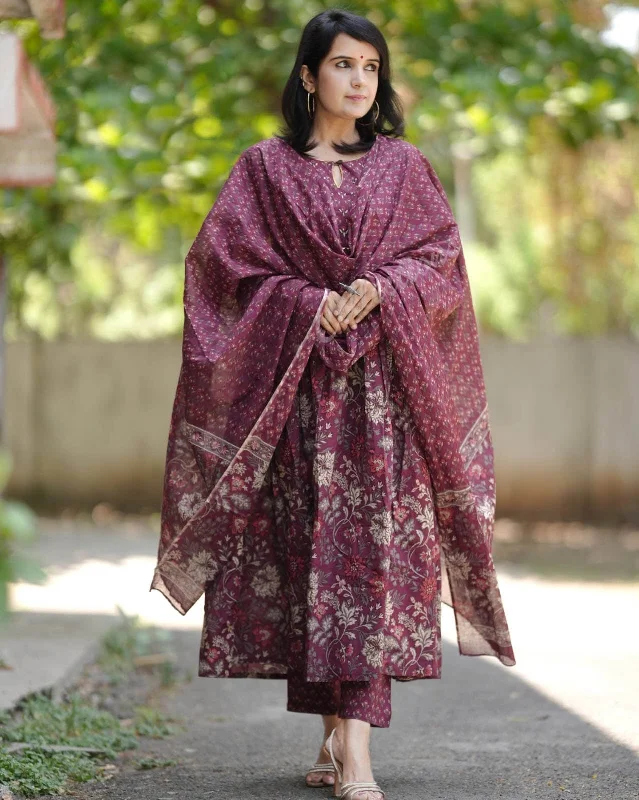 Women's Maroon Viscose Printed Kurta And Pant Set With Dupatta - Alvami Lightweight Linen Pants Women's Maroon Viscose Printed Kurta And Pant Set With Dupatta - Alvami Lightweight Linen Pants