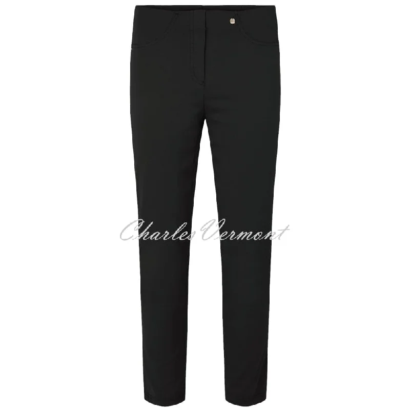 Robell Bella 09 – 7/8 Cropped Cotton Rich Trouser 52682-54056-90 (Black)