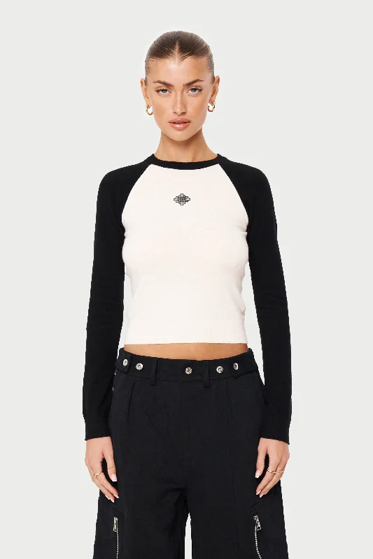 EMBLEM FINE KNITTED LONG SLEEVE TOP - OFF WHITE