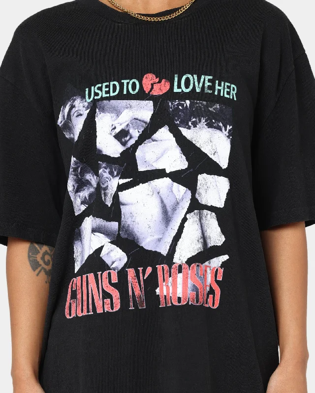 Guns N Roses She Used To Love Me T-Shirt Washed Black