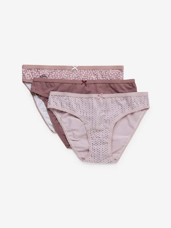 Wunderlove Pink Bikini Briefs Pack of Three Bikini with rings, Sexy, Stylish, Comfortable Wunderlove Pink Bikini Briefs Pack of Three Bikini with rings, Sexy, Stylish, Comfortable